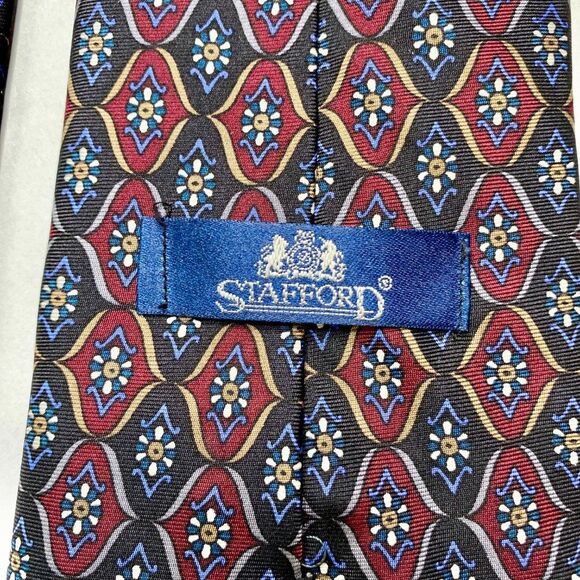 Stafford Black Maroon Purple Geometric Print 100% Silk Men's Neck Tie 4" x 60" - Picture 5 of 6